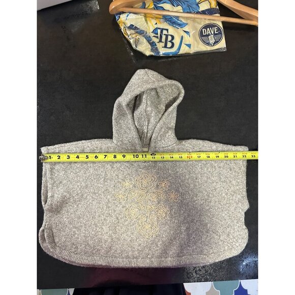 Genuine Kids from OshKosh Gray Hooded Poncho Sweater Embroidered 18M - Picture 8 of 10